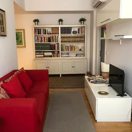Apartman Beautiful New Apartment, Near Torre Di